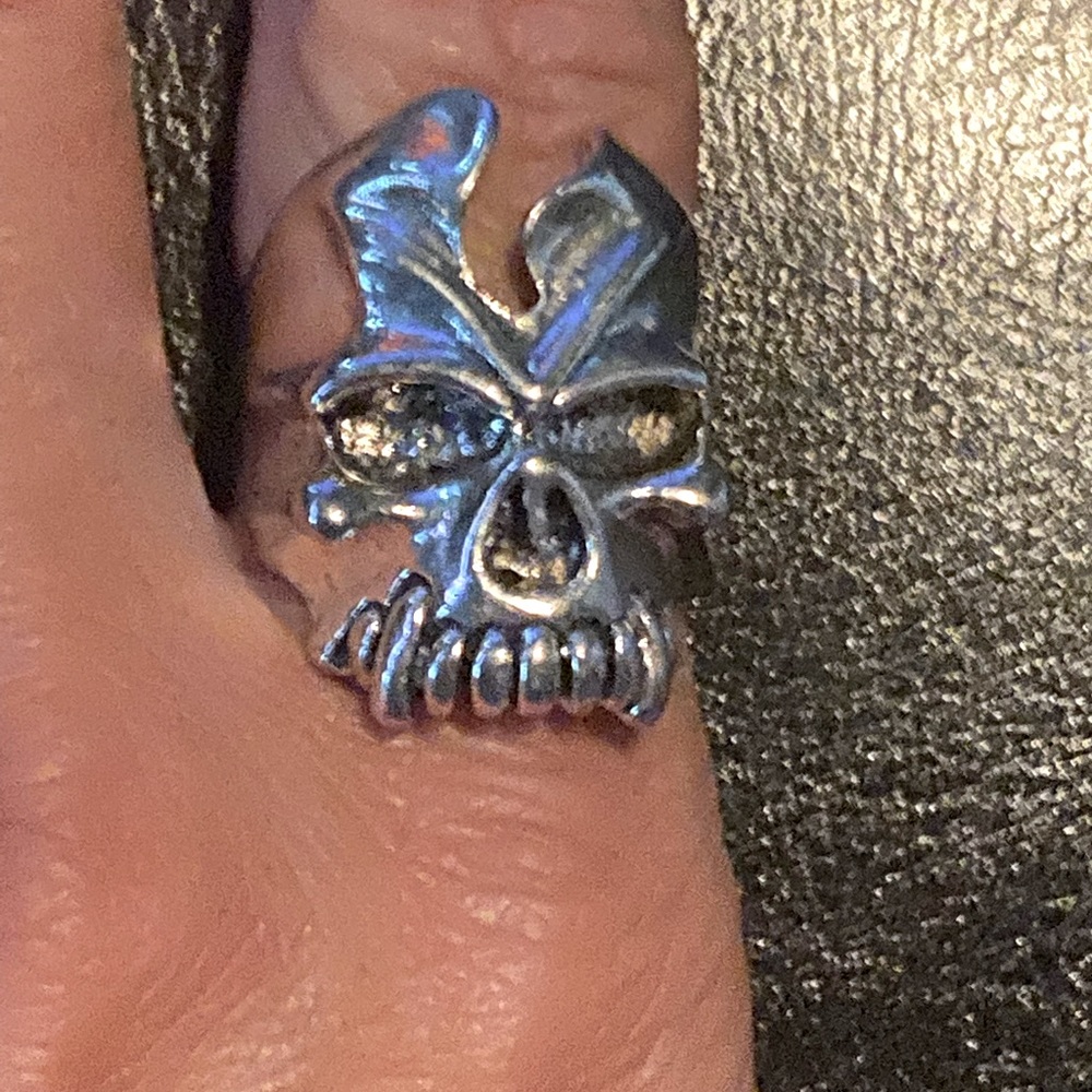 Skull Ring. Size 9